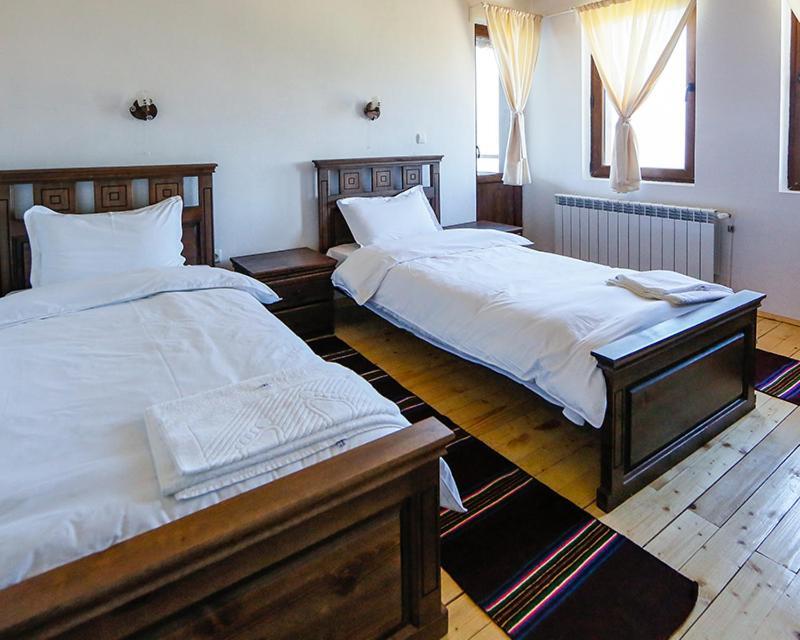 Калпаците - Kalpacite Guest Houses Skrebatno Екстериор снимка