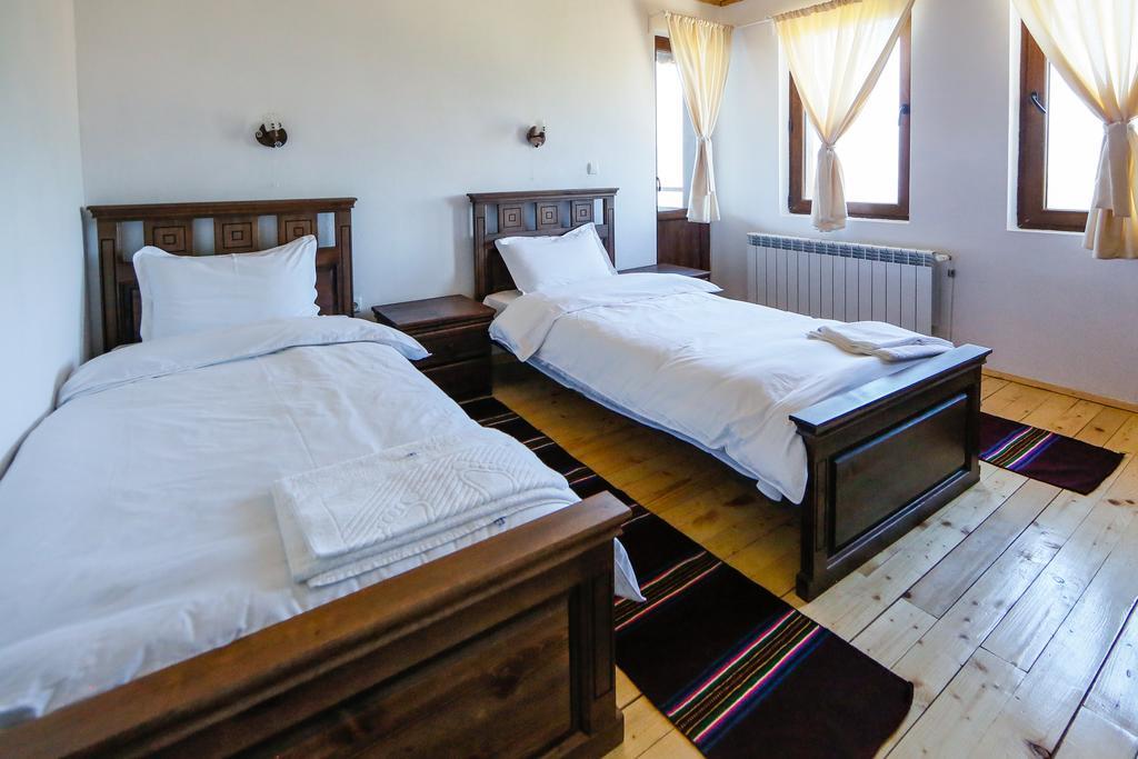 Калпаците - Kalpacite Guest Houses Skrebatno Екстериор снимка